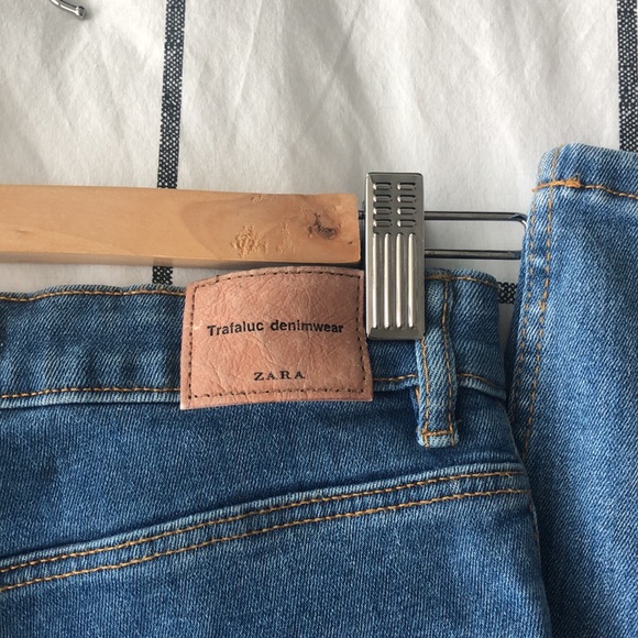 5/$20 High-rise skinny jeans, size 4 - Picture 6 of 8